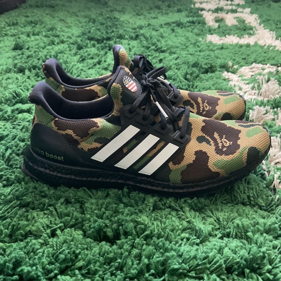 Bape x Adidas Ultraboost Super Bowl Pack - Picture 3 of 4